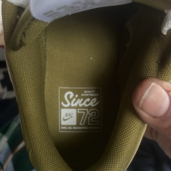 Nike Green and White (Dunks)Sneakers - Picture 4 of 5